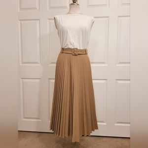 NWOT Zara Belted Pleated Skirt